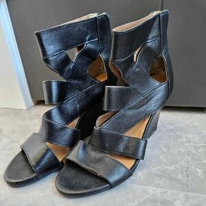 Size 7.5 Aldo Wedge Black Heels